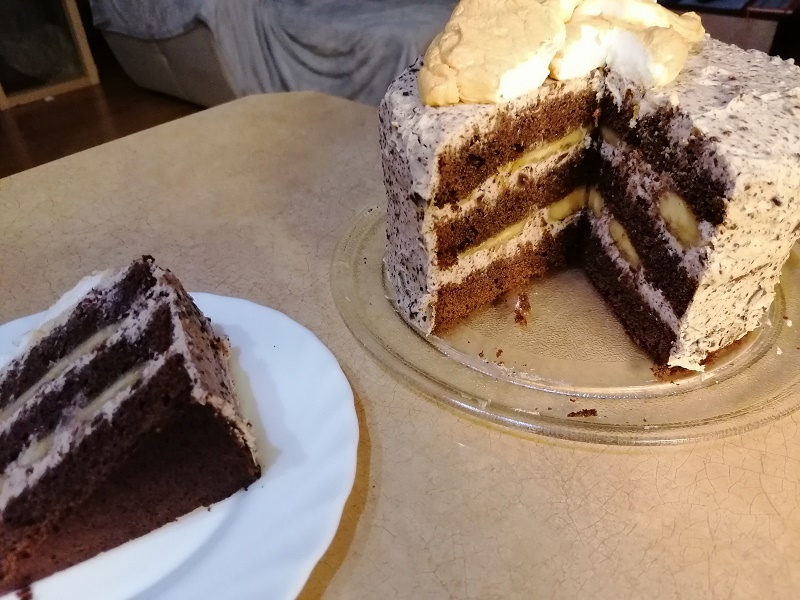Banános stracsatella torta