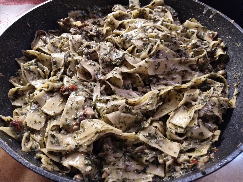 Halas tagliatelle