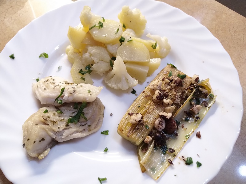 Zsályás halfilé sült zöldségekkel