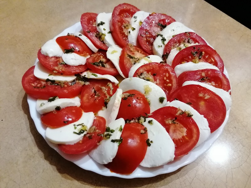 Caprese saláta