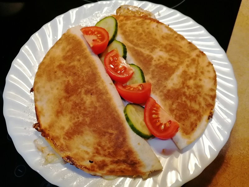 Spenótos gombás quesadilla