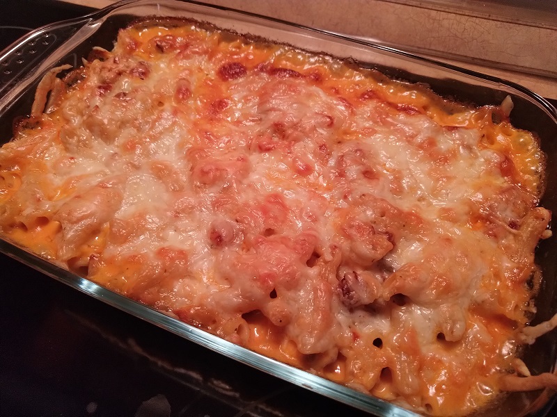 Kolbászos tejfölös rakott penne
