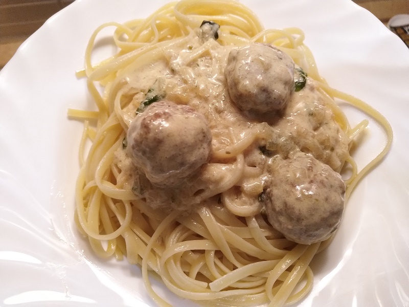 Tejszínes marhahúsgolyós spagetti